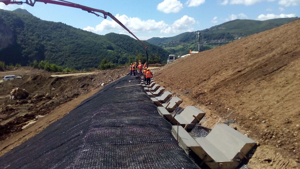 odvodnja, ugradnja kanalica, uređenje pokosa